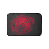 Vintage rote Rose auf schwarzem Hintergrund Badematte (Vorderseite)