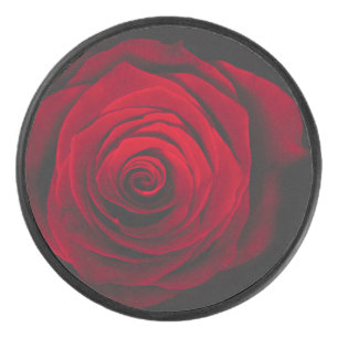 Vintage rote Rose auf schwarzem Hintergrund Eishockey Puck