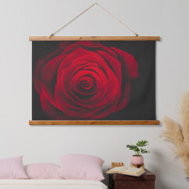 Vintage rote Rose auf schwarzem Hintergrund Wandteppich Mit Holzrahmen