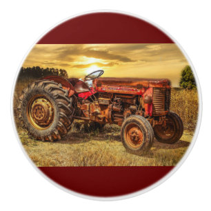 Vintage roter landwirtschaftlicher Traktor Keramikknauf