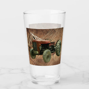 Vintage roter Traktor rustikale Scheune Schuppen Glas