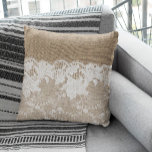 Vintage rustikale ländliche Beige und weiße Spitze Kissen<br><div class="desc">Rustikales,  Vintages,  traditionelles Landhaus Stil Akzent Dekoration Kissen auf beige Imitate Einbruch mit einem schönen weißen durchsichtigen Spitzen mit Blumenmuster und Rand.</div>
