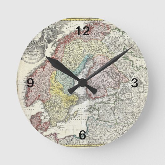 Vintage Scandinavian Map Runde Wanduhr (Vorderseite)