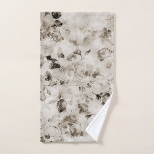 Vintage schäbige elegante weiße graue Rosen mit Handtuch