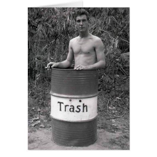 Vintage-Schatz im Müllcontainer (Vorne)