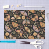 Vintage Schmetterlinge, Blume und Berries Black Seidenpapier (Handwerk)