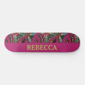 Vintage Schmetterlingsdarstellung Lila Hintergrund Skateboard (Horizontal)