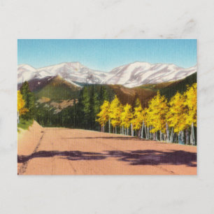 Vintage schneebedeckte Berggipfel durch den Park Postkarte