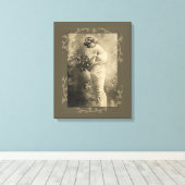 Vintage Schönheit mit geschnittenen Blume Leinwanddruck (Insitu (Holzboden))