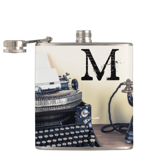 Vintage-Schreibmaschine Retro-Monogramm-Whiskyflas Flachmann (Geöffnet)