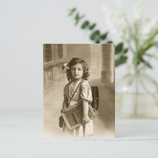 Vintage Schülerin Postkarte (Stehend Vorderseite)