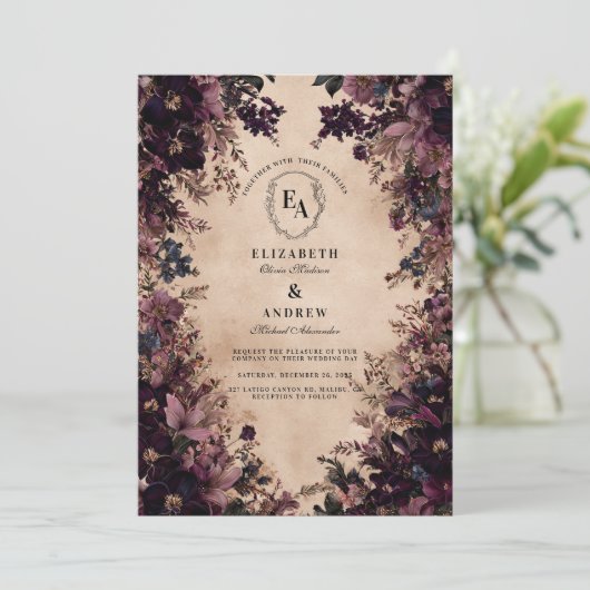 Vintage Schwarz- und Violettblumenhochzeit Einladung (Stehend Vorderseite)