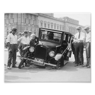 Vintage Schwarz-Weiß-Wrack eines kaputten Autos US Fotodruck
