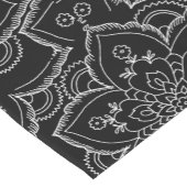 Vintage Schwarz-weiße Mandala Kurzer Tischläufer (Ecke)