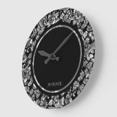 Vintage, schwarze und metallische Silberröhre Große Wanduhr (Winkel)