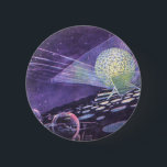 Vintage Science Fiction, ein leuchtendes Orb mit A Button<br><div class="desc">Vintage Illustration futuristische Planeten und Weltraum Science Fiction Image Set in der Zukunft. Ein klassisches Retro-Sci-Fi-Comic-Design mit einem leuchtenden Orb mit Lichtern,  die auf einem fremden Planeten kreisen,  und Außerirdischen in Schubbooten,  die in Richtung 50er fahren.</div>