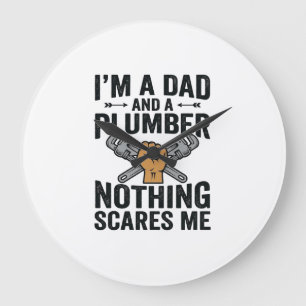 Vintage-Shirt-Design Papa Klempner Nichts schreckt Große Wanduhr