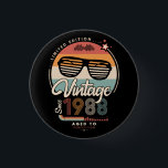 Vintage Since 1988 Button<br><div class="desc">Das perfekte Vintage Geburtstagsgeschenk mit Ihrem Geburtsjahr und schönen Retrofarben. Sehr nette alte Schule und modernes Design gleichzeitig.</div>