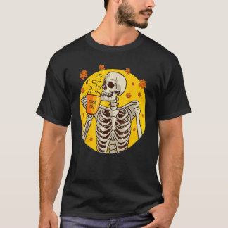 Vintage Skeleton Pumpkin Spice Halloween Latte Syr T-Shirt