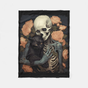 Vintage-Skelett hält eine schwarze Katze Halloween Fleecedecke