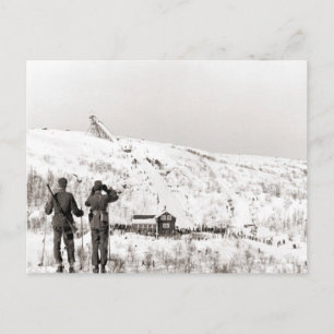 Vintage-Ski-Bild, Die Dinge im Auge behalten Postkarte