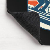 Vintage-Ski-Silhouette-Design mit Sonnenuntergangs Mousepad (Ecke)