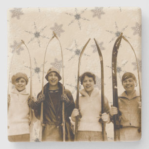 Vintage Skifahrerinnen mit Holzskiern Sepia-Foto Steinuntersetzer