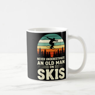 Vintage-Skihemd einen alten Mann nicht unterschätz Kaffeetasse