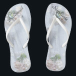 Vintage Spitzen-Bridesmaid-Flip-Flops Badesandalen<br><div class="desc">Das Vintage Design der Spitzen personalisiert, komfortabel Bridesmaid Flip Flops sind ein einfaches, elegantes und elegantes Geschenk für die Mitglieder des Brautparty - Bride, Bridesmaid, Trauzeugin ... Sie ergänzen die Festlichkeiten Ihres Hochzeitstages, Ihres Junggeselinnen-Abschieds oder anderer Feierlichkeiten. Einfache Anpassung von Namen und Titel. Original Foto von Vintagen Hochzeitskleid von Marcia...</div>