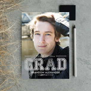 Vintage Sporty Editable Color Graduation Einladung