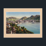 Vintage Stadt Como, Comosee Italien Postkarte<br><div class="desc">Aus unserem Poster mit dem gleichen Namen. Sehr hoch auflösendes Bild aus einer retuschierten und restaurierten Vintagen Postkarte. Como ist eine Stadt in der Lombardei, Italien. Es ist die administrative Hauptstadt der Provinz Como. Die Nähe zum Comer See und zu den Alpen macht Como zu einem beliebten Touristenziel und die...</div>