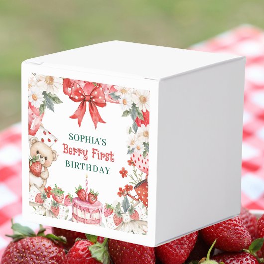 Vintage Strawberry Berry First Birthday  Geschenkschachtel