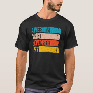 Vintage Streifenfarbe Phantastisch seit November 1 T-Shirt