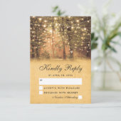 Vintage String Lights Rustic Tree Wedding RSVP Karte (Stehend Vorderseite)