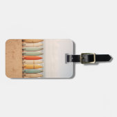 Vintage Surfbretter am Strand Gepäckanhänger (Vorderseite horizontal)