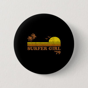 Vintage-Surfergirl Surft am Strand Retro-Sonnenunt Button