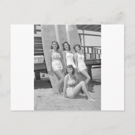 Vintage Surfmädchen Postkarte (Vorderseite)