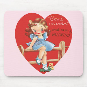 Vintage Süßer Valentinstag, Mädchen auf einem Zaun Mousepad