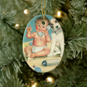 Vintage süßes Baby, das mit Hund telefoniert Keramikornament