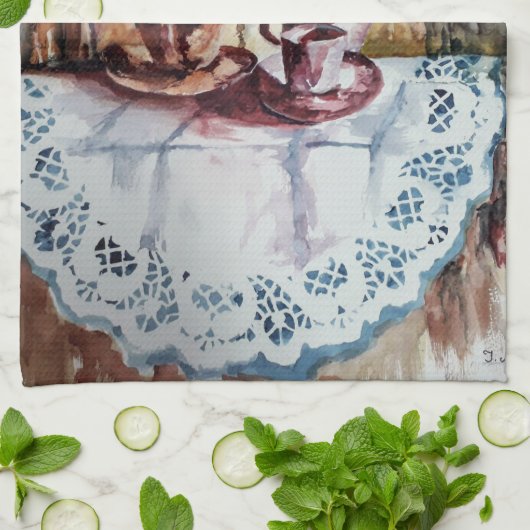 Vintage Teebecher auf weißer Leinen Geschirrtuch (Gefaltet)