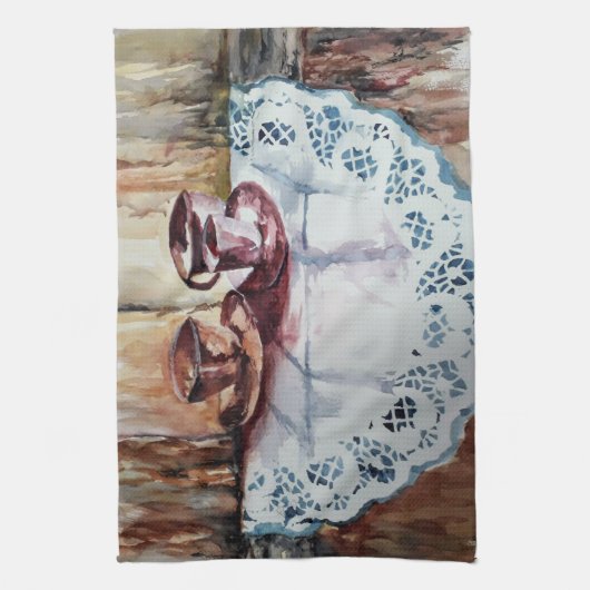 Vintage Teebecher auf weißer Leinen Geschirrtuch (Vertikal)