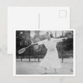 Vintage Tennisspielerin vor Ort Postkarte (Vorne/Hinten)