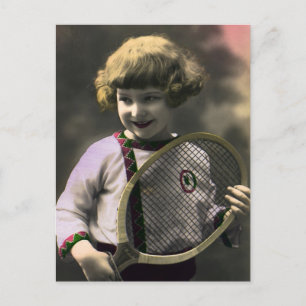 Vintage-Tennissport, glückliches Mädchen mit Schlä Postkarte