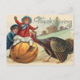 Vintage Thanksgiving-Mädchen auf Kürbis und Trutha Postkarte