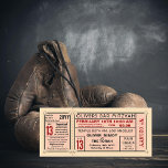 Vintage Ticket Boxengloves Bar Mitzvah Red Einladung<br><div class="desc">Ein antikes inspiriertes Ticket für eine Bar- oder Fledermausmitzvah jetzt mit Boxhandschuhen. UAwg - Kontaktinformationen auf der abnehmbaren Stube und der Rückseite sowie zur Lesbarkeit. Der meiste Text ist anpassbar, Sie können die Farbe und die Hintergrundfarbe ändern. Klicken Sie auf "Anpassen" und verwenden Sie die Uhren auf der rechten Seite,...</div>