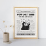 Vintage Titelseite der Titelseite Foto Mantra Leinwanddruck<br><div class="desc">Ein Vintages Foto auf der Titelseite der Zeitung,  dem Sie ein eigenes Bild hinzufügen können. Mit kühnen Schlagzeilen,  einigen Mantras am Morgen und Bekenntnissen,  die erklären,  dass du das got hast und dass du ein Badass bist. Der Artikel ist auch inspirierend und motivierend</div>