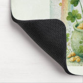 Vintage Topf mit Gold und Regenbogen Mousepad (Ecke)