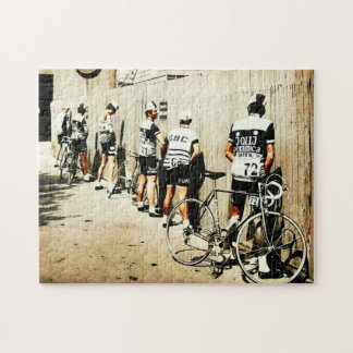 Vintage Tour de France Radfahrer-Pinkelpause 1970e Puzzle
