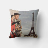 Vintage Touristen im Eiffelturm, Pariser Urlaub Kissen (Rückseite)