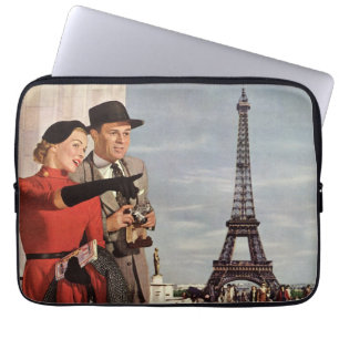 Vintage Touristen im Eiffelturm, Pariser Urlaub Laptopschutzhülle